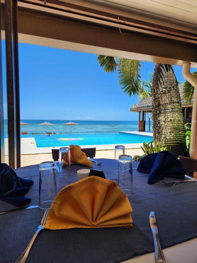 Breakas Beach Resort (Adults Only) Port Vila Buitenkant foto