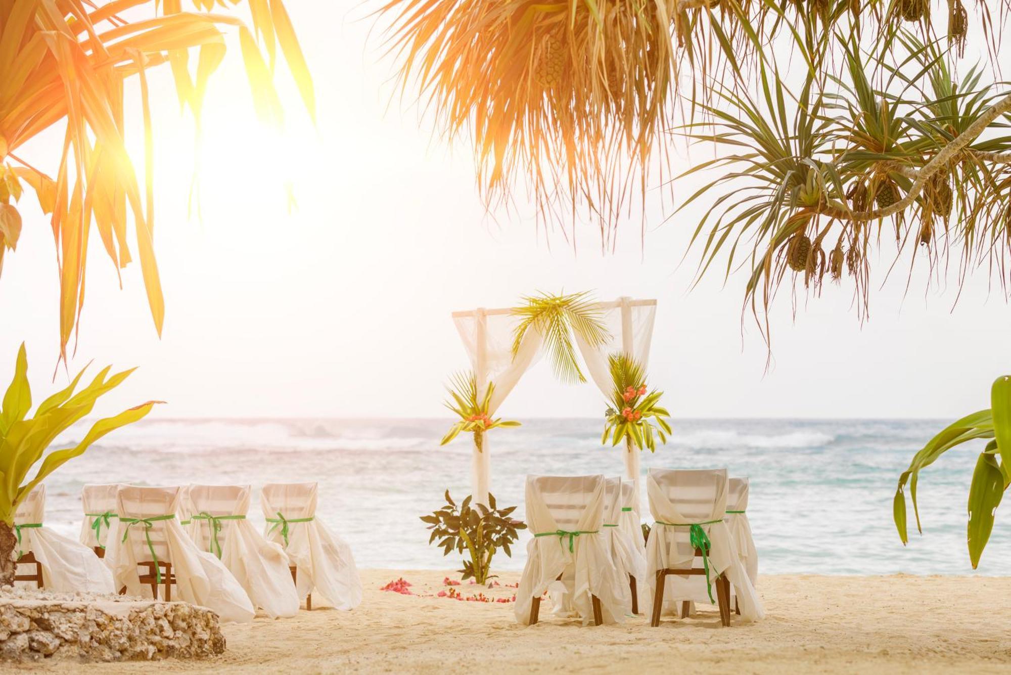 Breakas Beach Resort (Adults Only) Port Vila Buitenkant foto