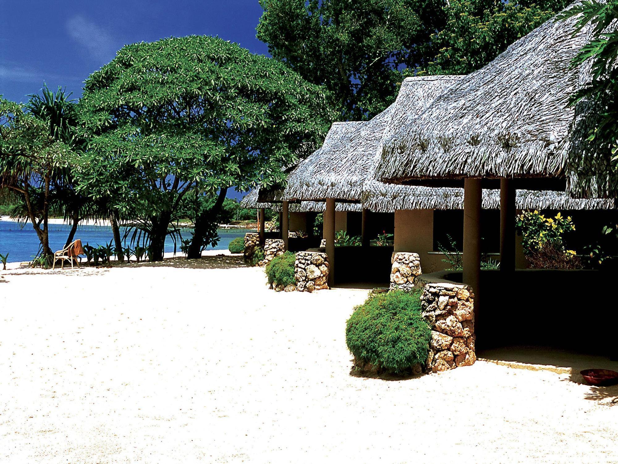 Breakas Beach Resort (Adults Only) Port Vila Buitenkant foto