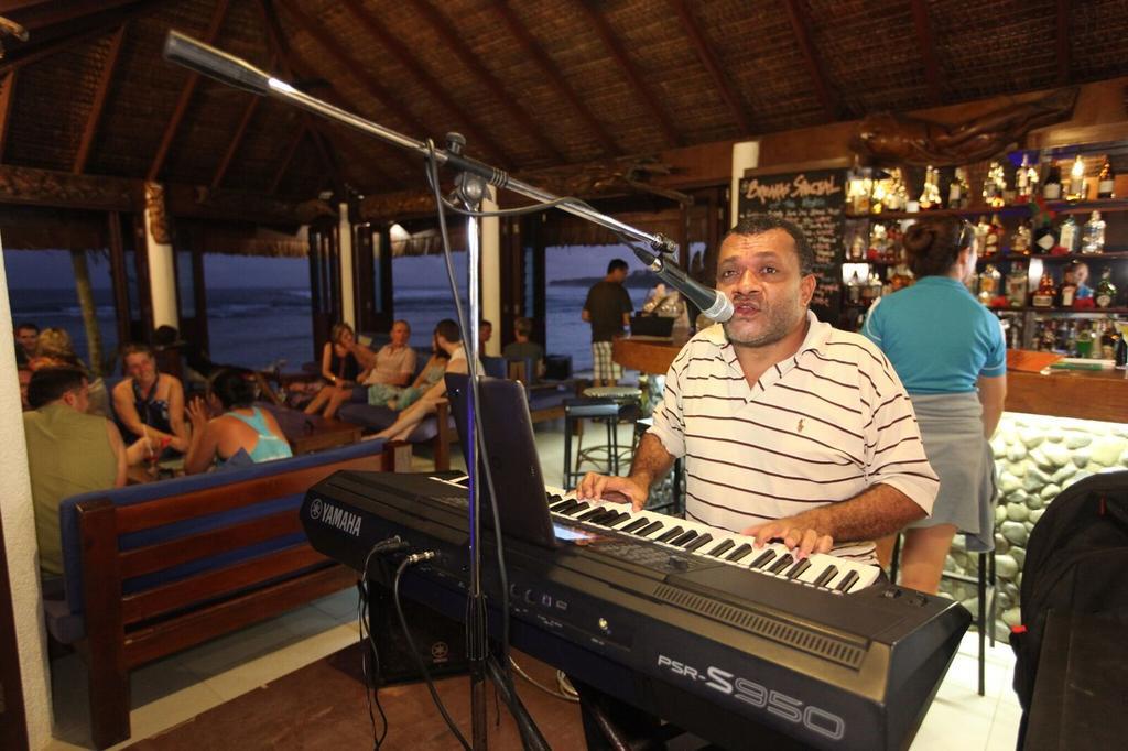 Breakas Beach Resort (Adults Only) Port Vila Buitenkant foto