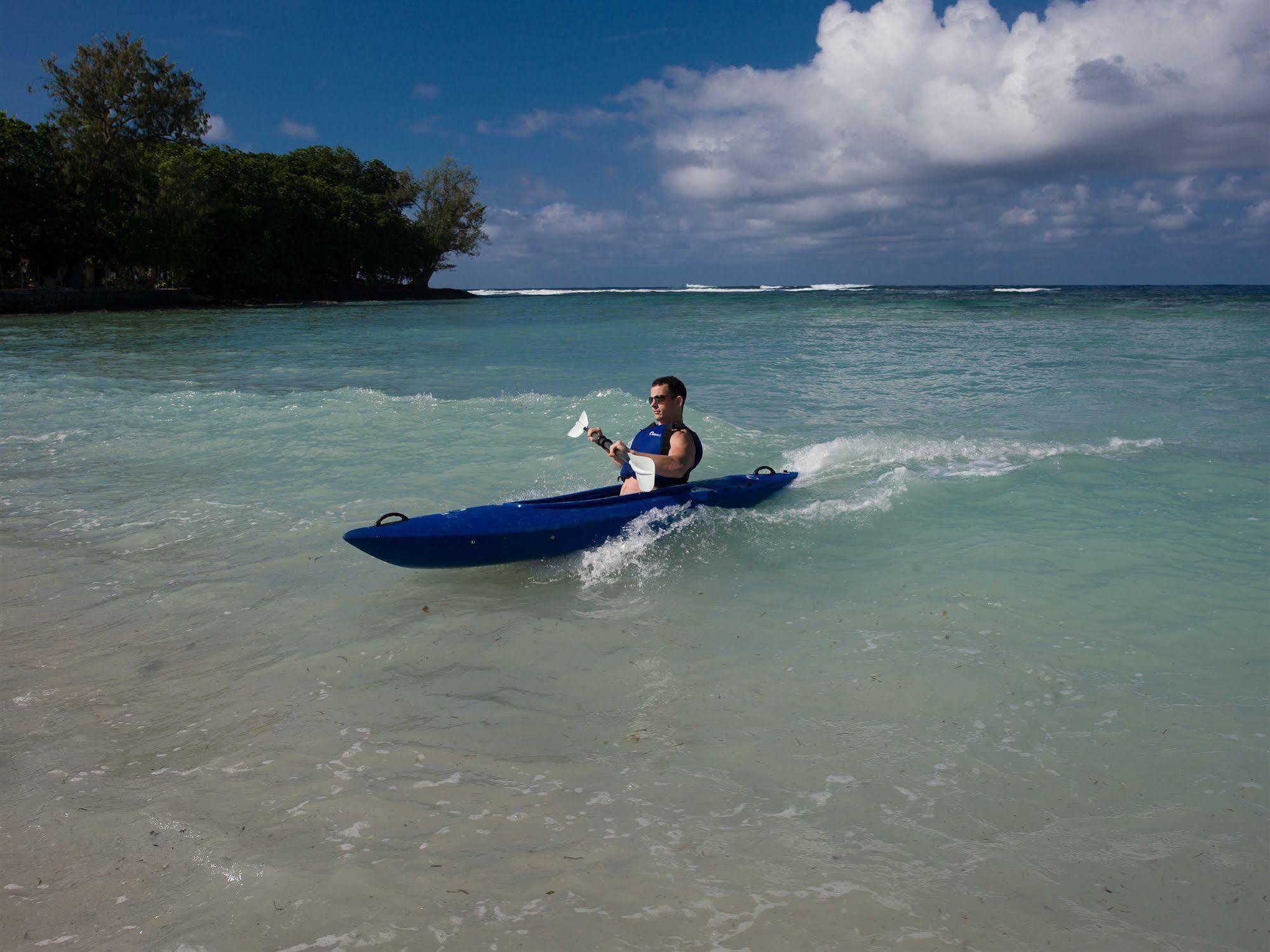 Breakas Beach Resort (Adults Only) Port Vila Buitenkant foto