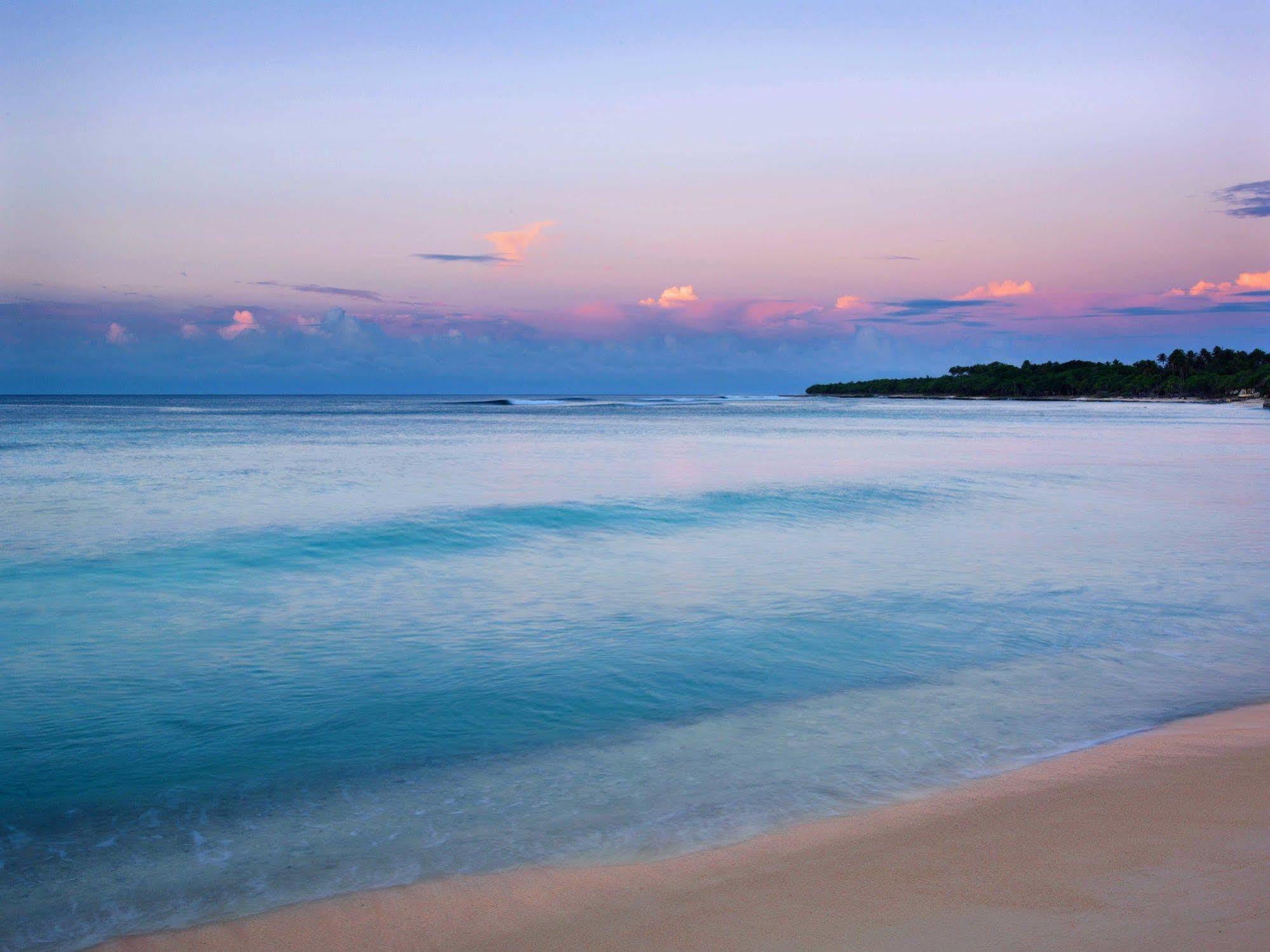 Breakas Beach Resort (Adults Only) Port Vila Buitenkant foto