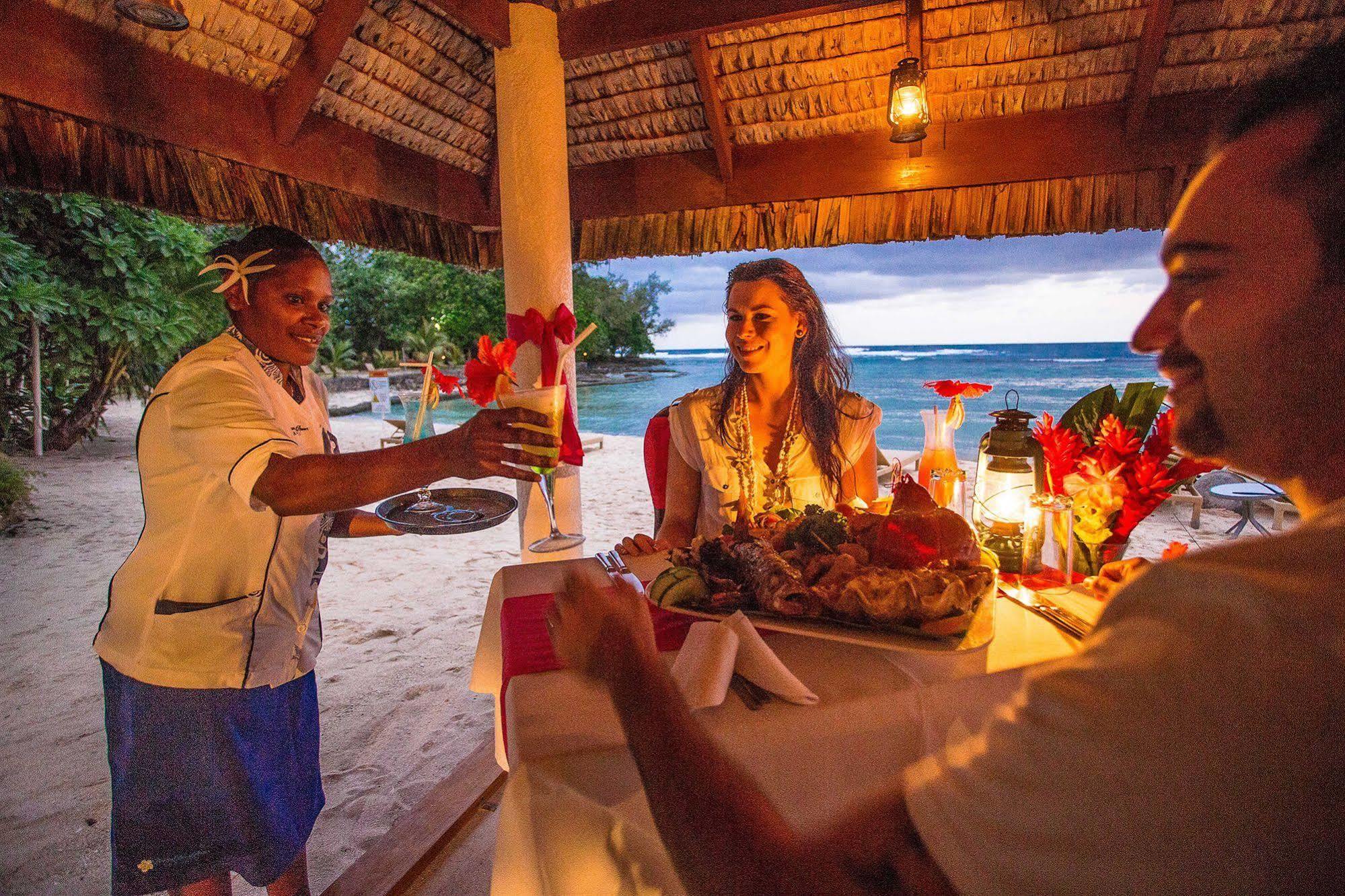 Breakas Beach Resort (Adults Only) Port Vila Buitenkant foto