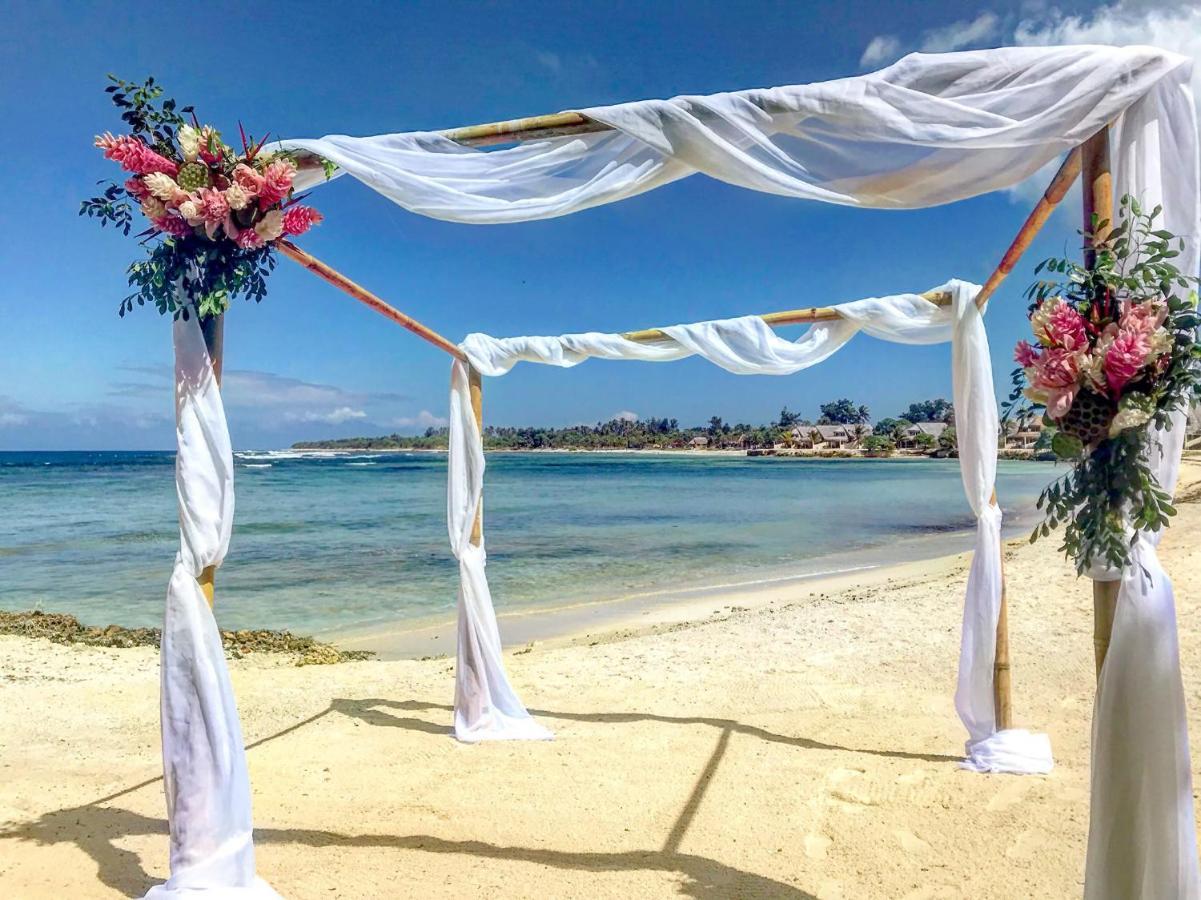 Breakas Beach Resort (Adults Only) Port Vila Buitenkant foto